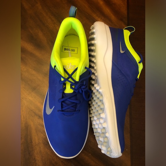 NWT NIKE WMNS 9.5 AKAMAI SNEAKERS - Picture 7 of 10